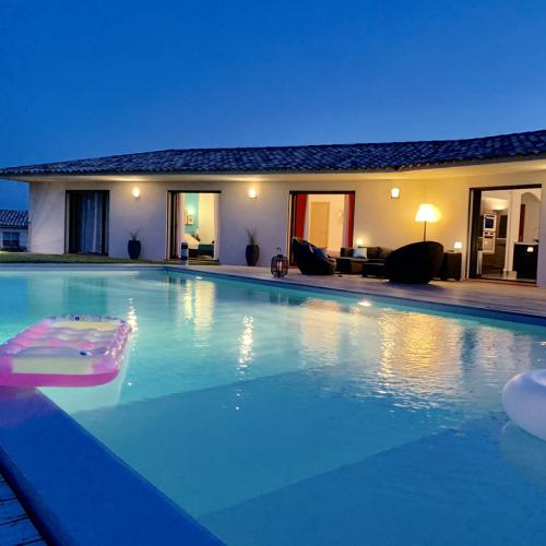 villa luxe a louer a  santa giulia corse du sud