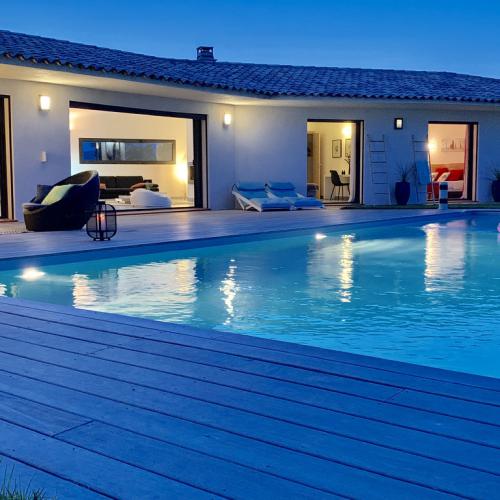 maiosn avec piscine santa giulia corse du sud