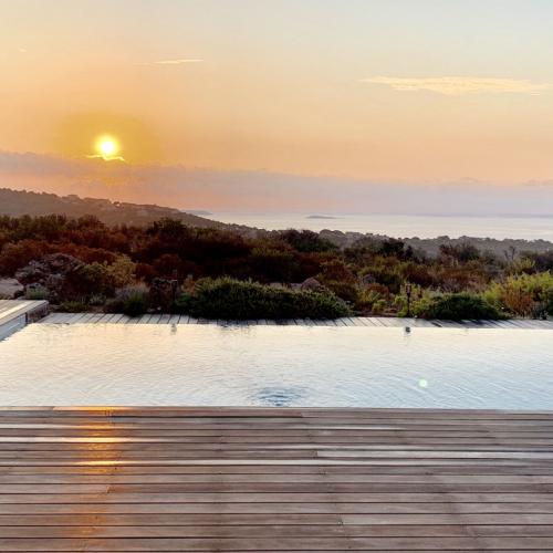 location de villa luxe a santa giulia corse du sud